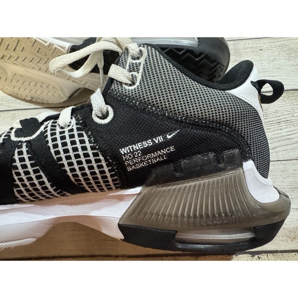 Nike Lebron Witness VII DM1123-100 White/Black Basketball Shoes Mens Sz 10.5 - Picture 6 of 7